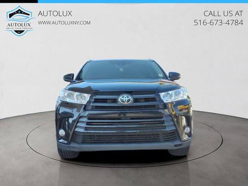 Midnight Black Metallic 2017 Toyota Highlander XLE
