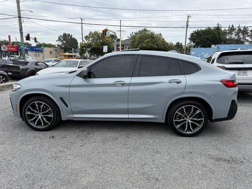 2022 BMW X4 xDrive30i
