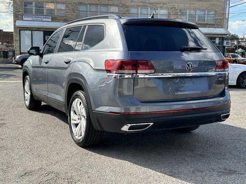 Pyrite Silver Metallic 2021 Volkswagen Atlas 3.6L SE w/Technology