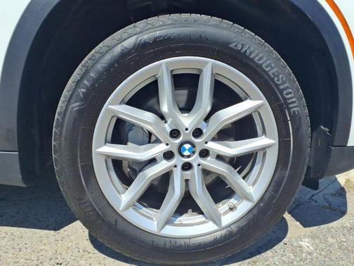 Alpine White 2022 BMW X5 xDrive40i