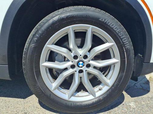 Alpine White 2022 BMW X5 xDrive40i