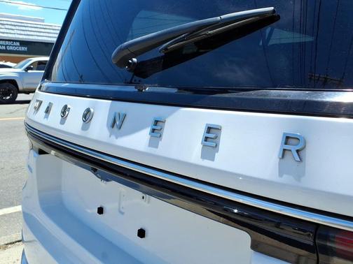 Bright White Clearcoat 2022 Jeep Wagoneer Series II 4x4