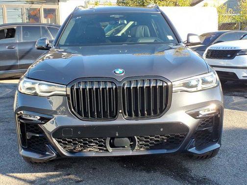 2021 BMW X7 M50i