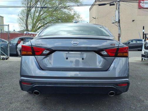 Gun Metallic 2024 Nissan Altima SR FWD