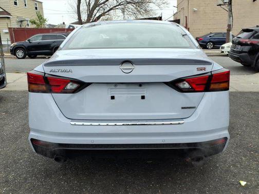 2023 Nissan Altima SR VC-Turbo FWD