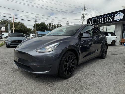2022 Tesla Model Y Long Range Dual Motor All-Wheel Drive