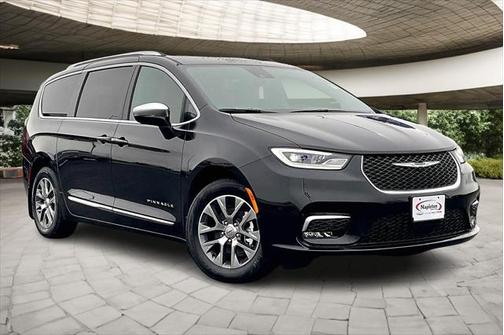 2025 Chrysler Pacifica L
