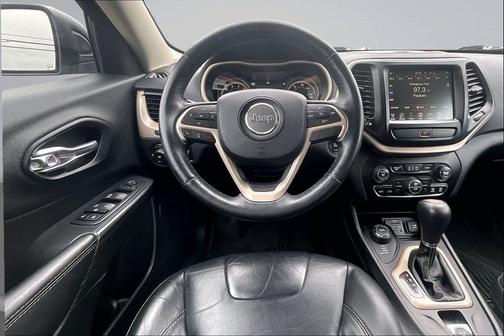 Diamond Black Crystal Pearlcoat 2017 Jeep Cherokee Limited