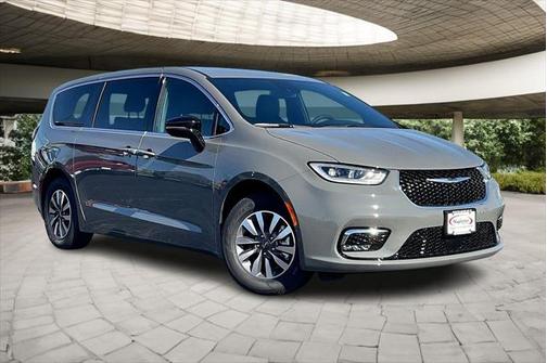 2025 Chrysler Pacifica Hybrid Select