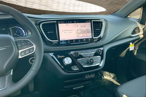 2025 Chrysler Pacifica Hybrid Select