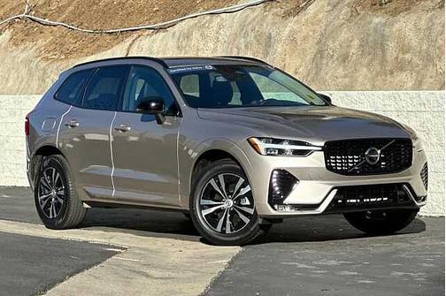 2025 Volvo XC60 Core