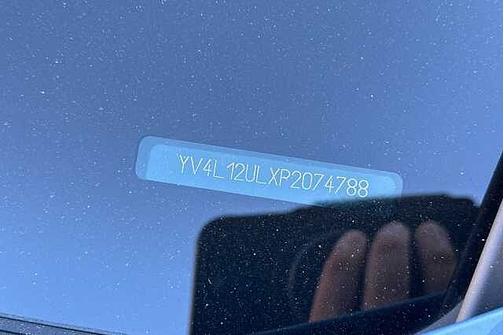 2023 Volvo XC40 Plus