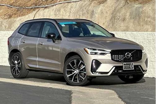 2025 Volvo XC60 Plus