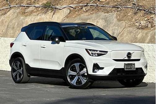 2023 Volvo XC40 Plus