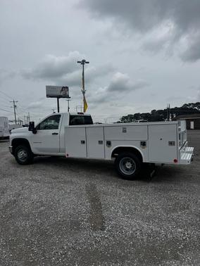 Summit White 2026 Chevrolet Silverado 3500 WT