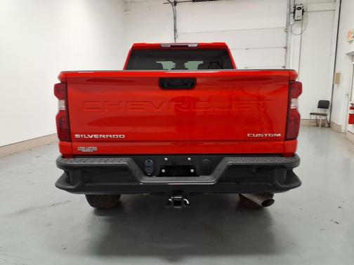 2024 Chevrolet Silverado 2500 Custom
