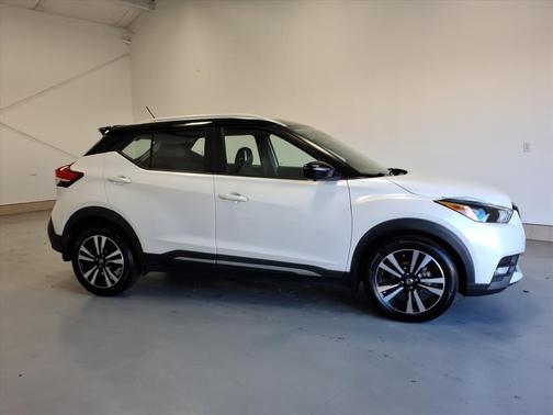 2020 Nissan Kicks SR