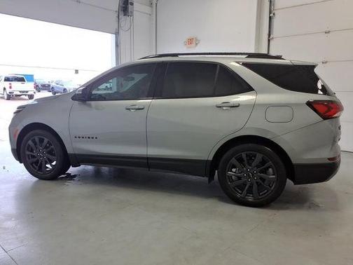 Sterling Gray Metallic 2024 Chevrolet Equinox FWD RS