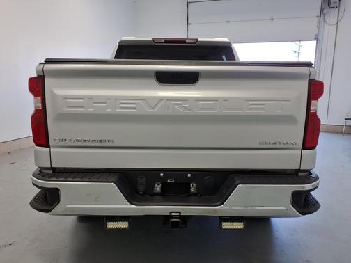 Silver Ice Metallic 2021 Chevrolet Silverado 1500 Custom