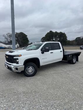 Summit White 2026 Chevrolet Silverado 3500 WT