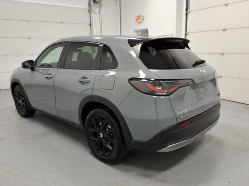 Urban Gray Pearl 2024 Honda HR-V 2WD Sport