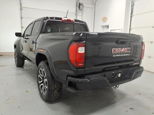 2023 GMC Canyon AT4