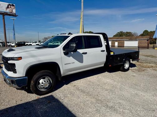 Summit White 2026 Chevrolet Silverado 3500 WT