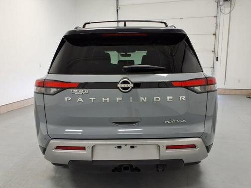 Solid Gray/Super Black 2024 Nissan Pathfinder Platinum FWD