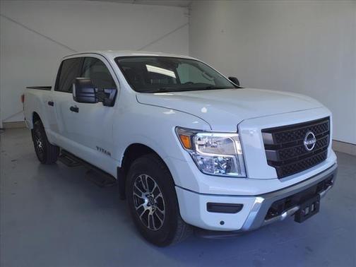 2024 Nissan Titan SV