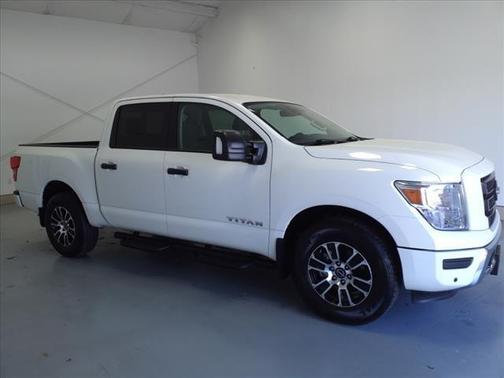 2024 Nissan Titan SV