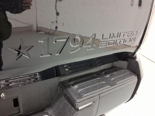 2024 Toyota Tundra Hybrid Platinum