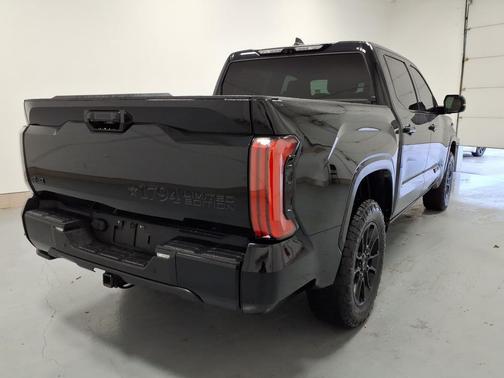 2024 Toyota Tundra Hybrid Platinum