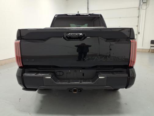 2024 Toyota Tundra Hybrid Platinum