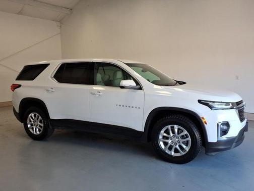 Summit White 2023 Chevrolet Traverse LS