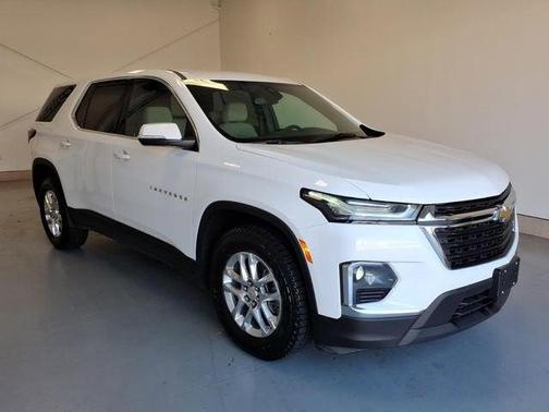 Summit White 2023 Chevrolet Traverse LS