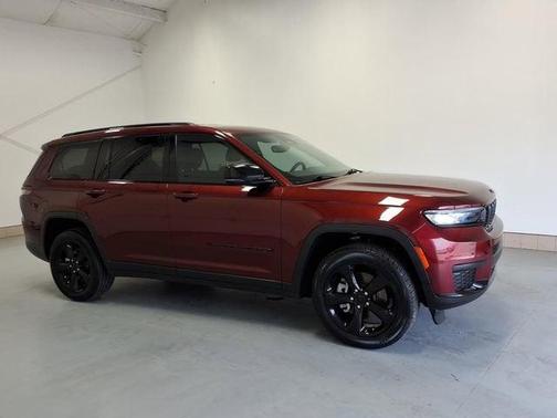 Velvet Red Pearlcoat 2023 Jeep Grand Cherokee L Altitude
