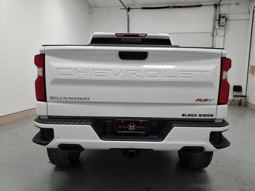 Summit White 2025 Chevrolet Silverado 1500 RST