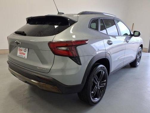 Sterling Gray Metallic 2025 Chevrolet Trax FWD ACTIV