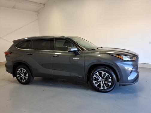2020 Toyota Highlander Hybrid XLE