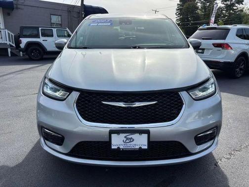 2023 Chrysler Pacifica Touring-L