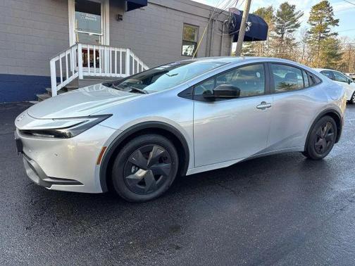 2025 Toyota Prius XLE