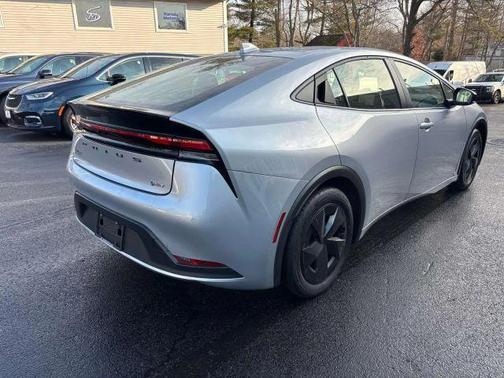 2025 Toyota Prius XLE