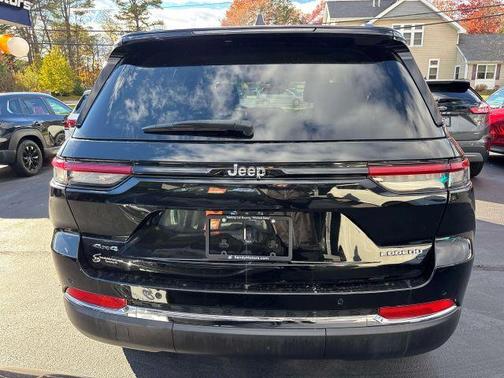 2022 Jeep Grand Cherokee Laredo