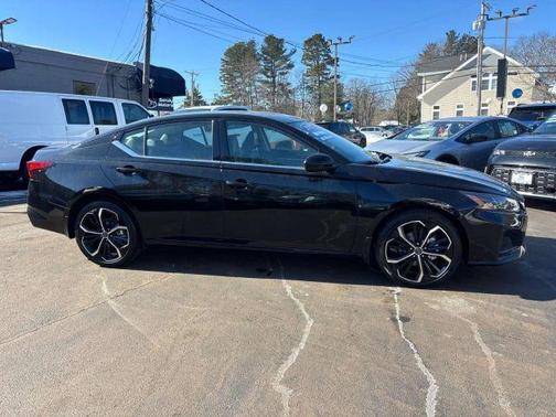 2023 Nissan Altima 2.5 SR