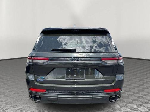 Metallic 2024 Jeep Grand Cherokee 4xe Base