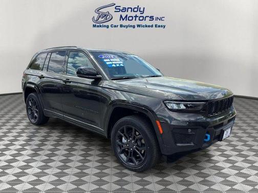 Metallic 2024 Jeep Grand Cherokee 4xe Base