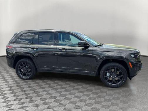 Metallic 2024 Jeep Grand Cherokee 4xe Base
