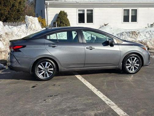 2023 Nissan Versa 1.6 SV
