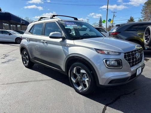 Shimmering Silver 2023 Hyundai VENUE SEL