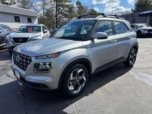 Shimmering Silver 2023 Hyundai VENUE SEL